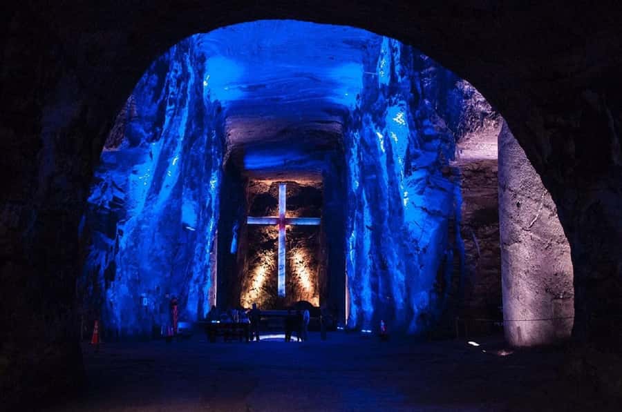 Bogotá: Salt Cathedral & Lake Guatavitá Tour with Lunch - Getting out of Bogotá: what the 10 hours are really like