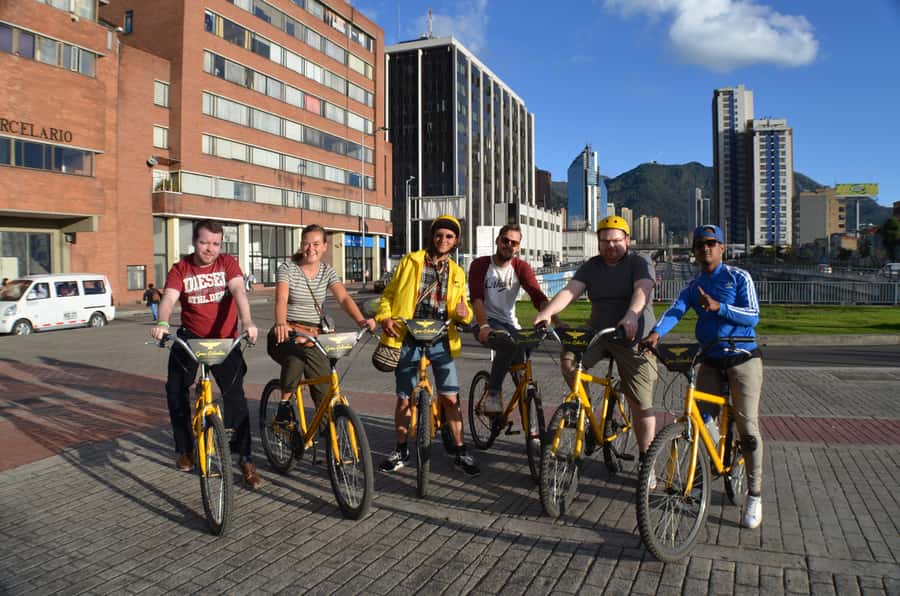 Bogotá: Shared Bike Tour - Starting at Chorro de Quevedo, then getting your bearings in La Candelaria