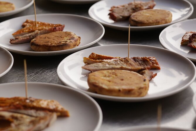 Bogota Shared Gastronomy Tour in the Historic Center - Stop 3: Banco de la República, Numismatics, and Sandwiches