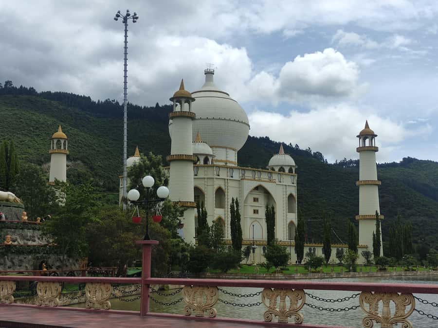 BOGOTA: Tour of Jaime Duque Park, Zoo, and Aerospace Museum - Getting there from Bogotá: private transport that keeps the day moving