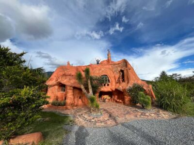 Tour of Villa de Leyva, Ráquira, Pozos Azules, and Puente de Boyacá