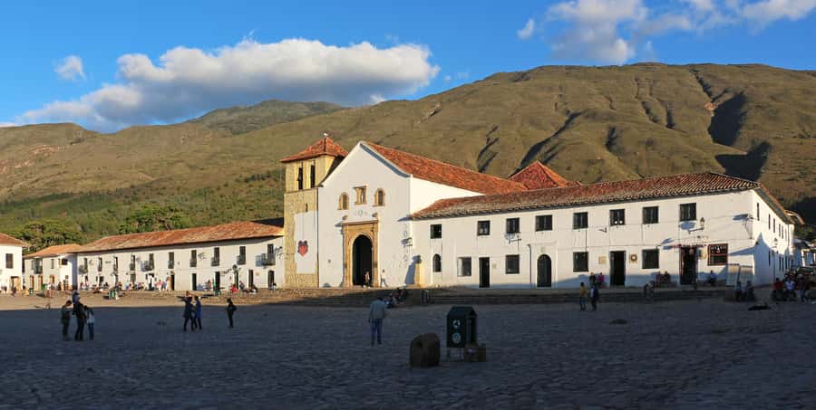 Bogota: Tour to villa de Leyva raquira casa terracota & more - Villa de Leyva: Plaza Mayor, guided context, and time to roam