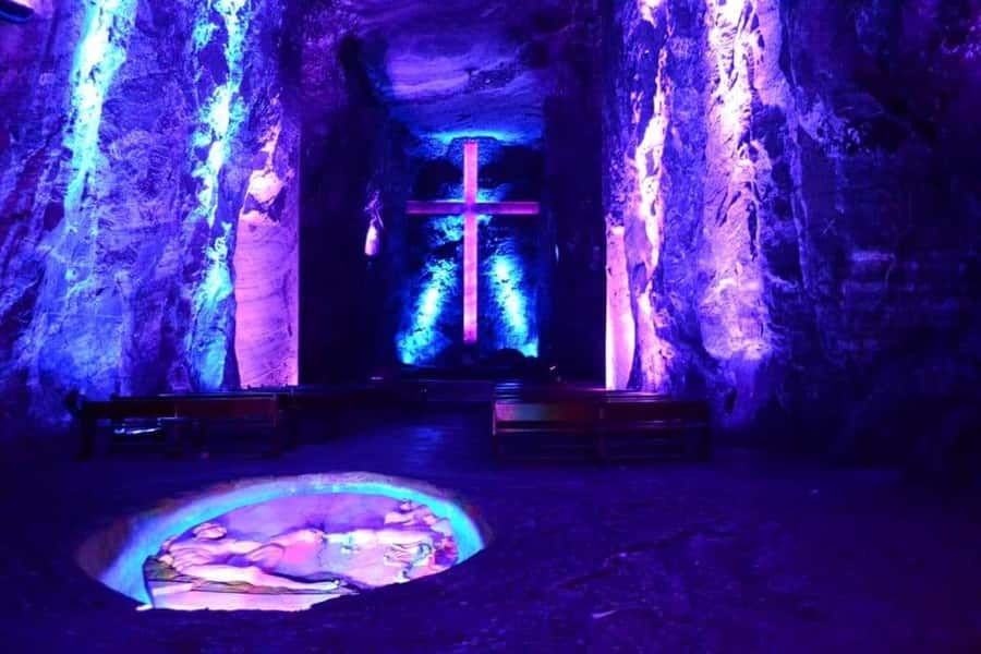 Bogota: Zipaquira, Salt Cathedral & Lake Guatavitá Tour - The Village Stop After the Park