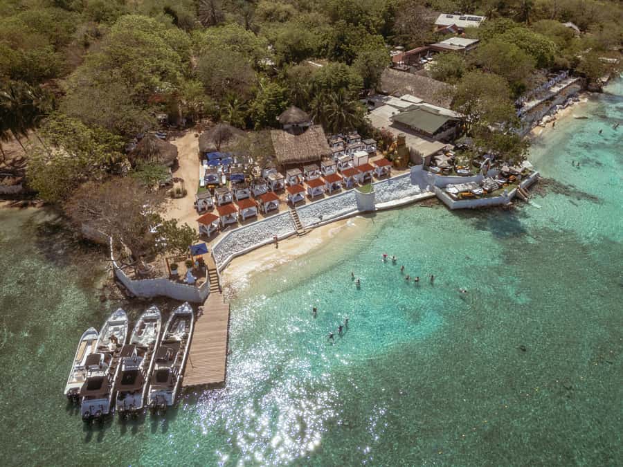 BORA BORA AREA CLUB - Front-row oceanfront beds: the upgrade you actually need to think about