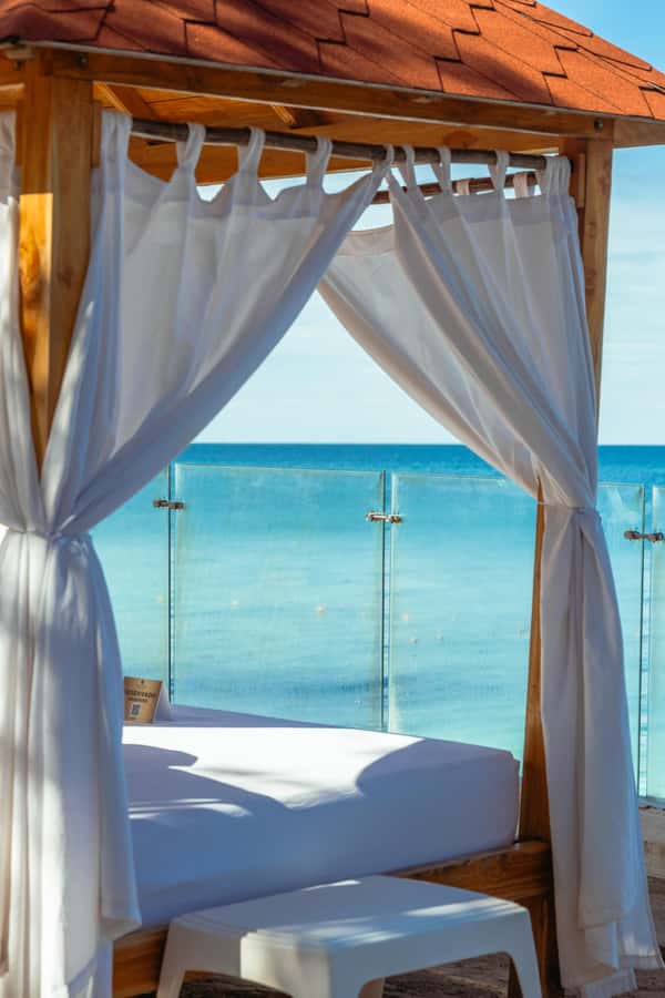 BORA BORA AREA CLUB - What to bring: simple packing so you enjoy every hour