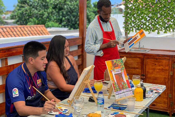 Brunch And Paint in a secret rooftop - The welcome ritual: fruit and champagne before paint time