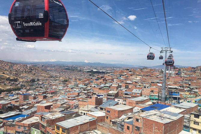Cable car to el Paraiso, the city slum - The 4-Hour Game Plan, Starting in Teusaquillo
