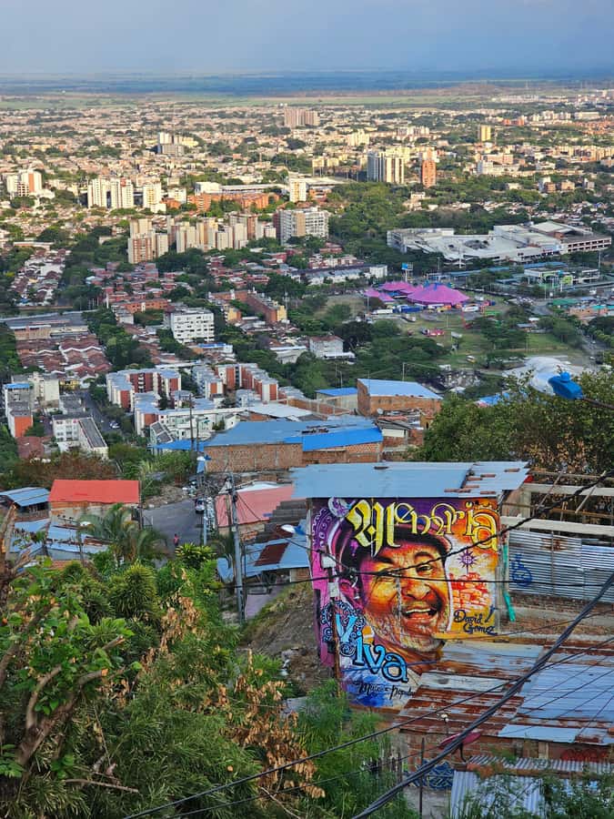 Cali: Comuna 20 Siloé Street Art Tour - Why Comuna 20 Siloé street art feels different than typical graffiti