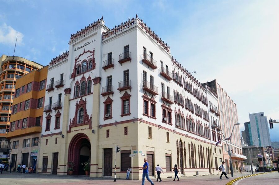Cali: Discover Cali City Highlights and Local Drink - Tertulia Museum: a short guided pause with big local relevance