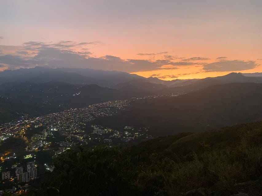Cali: TRES CRUCES - Cali's most popular hike and monument - Key highlights at a glance