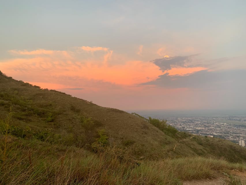 Cali: TRES CRUCES - Cali's most popular hike and monument - Sunset lookout: how this hike times Cali’s best light