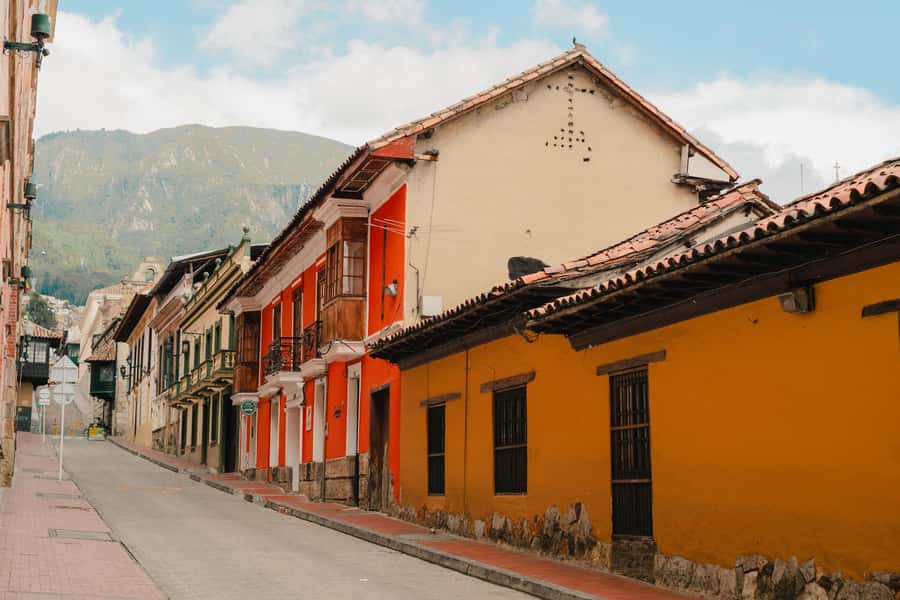 Candelaria Unveiled: Cool-tural Heritage Walking Tour - Gabriel García Márquez Cultural Center and Manzana Cultural