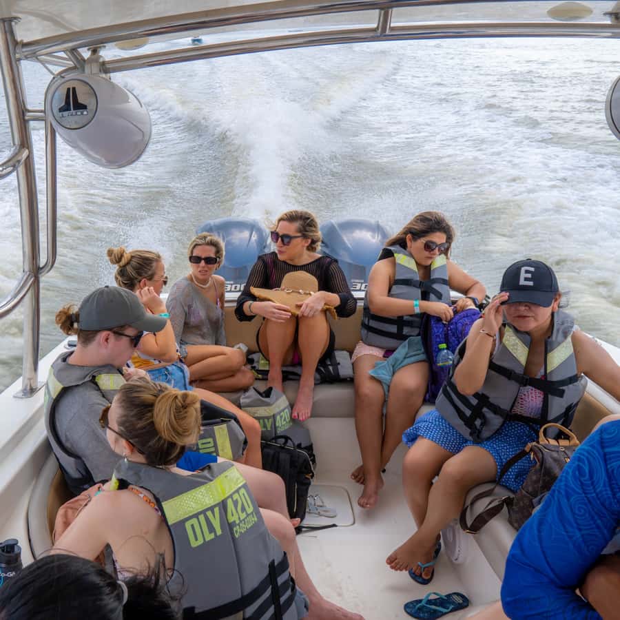 Cartagena: 5 Island Boat Tour with Night Bioluminescent Stop - The night stop for bioluminescent plankton