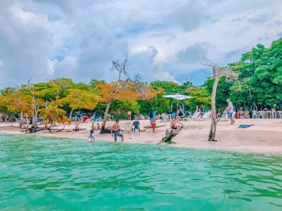 Cartagena: 5 ISLANDS by speedboat with SNORKELING & LUNCH - Key things that make this tour worth a look