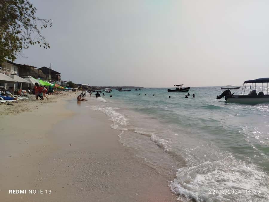 Cartagena: 5 ISLANDS by speedboat with SNORKELING & LUNCH - Playa Tranquila on Isla Barú: The Long, Payoff Beach Stretch