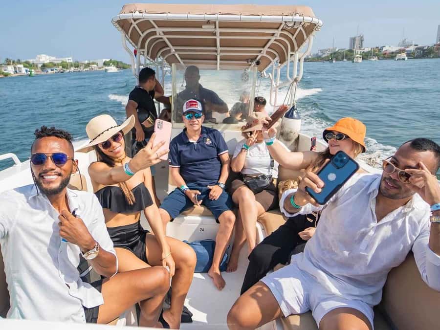 Cartagena: 5 Rosario Islands, Full party with drinks, Snorkeling and lunch - Why This Cartagena Day Trip Feels Like a True Island Party