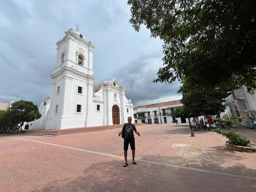 Cartagena: Barranquilla and Santa Marta BILINGUAL GUIDE - A 4 am start, then a full day of coastline highlights