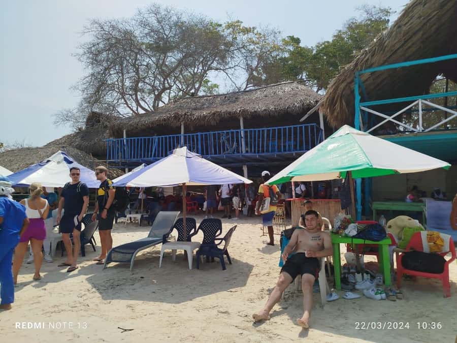 Cartagena: BARÚ Playa blanca with SNORKELING INCLUDED - The beach afternoon: make white sand time actually feel like a vacation