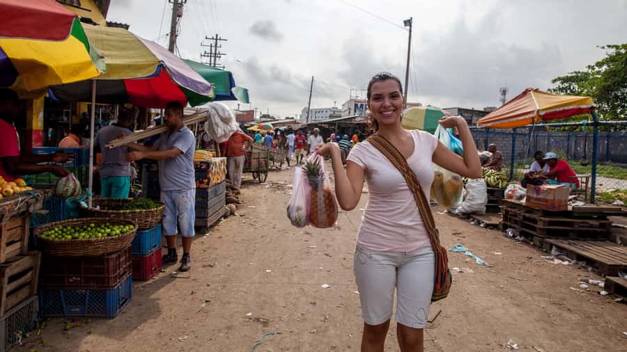 Cartagena Bazurto Market: Authentic Food & Culture Tour - Afro-Caribbean heritage through crafts and the street-art lens