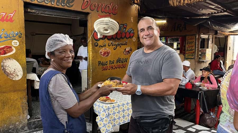 CARTAGENA: BIKE RIDE WITH LUNCH AT BOURDAIN'S FAVORITE SPOT - Biking comfort: mountain bikes and a guide who keeps things moving