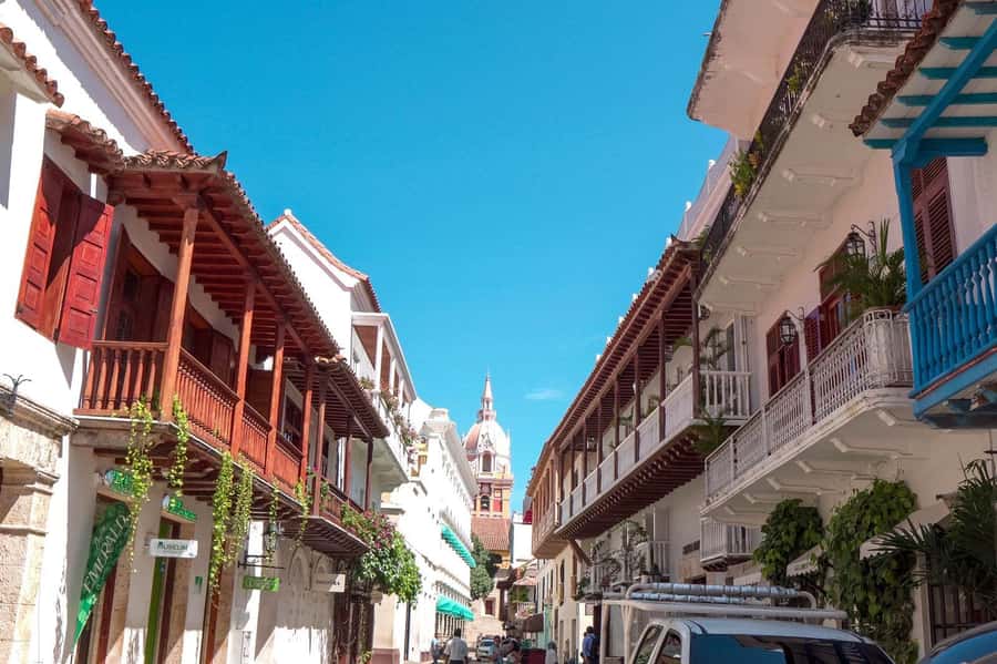 Cartagena: BILINGUAL CITY TOUR San Felipe Castle & Old city - Key points to know before you go