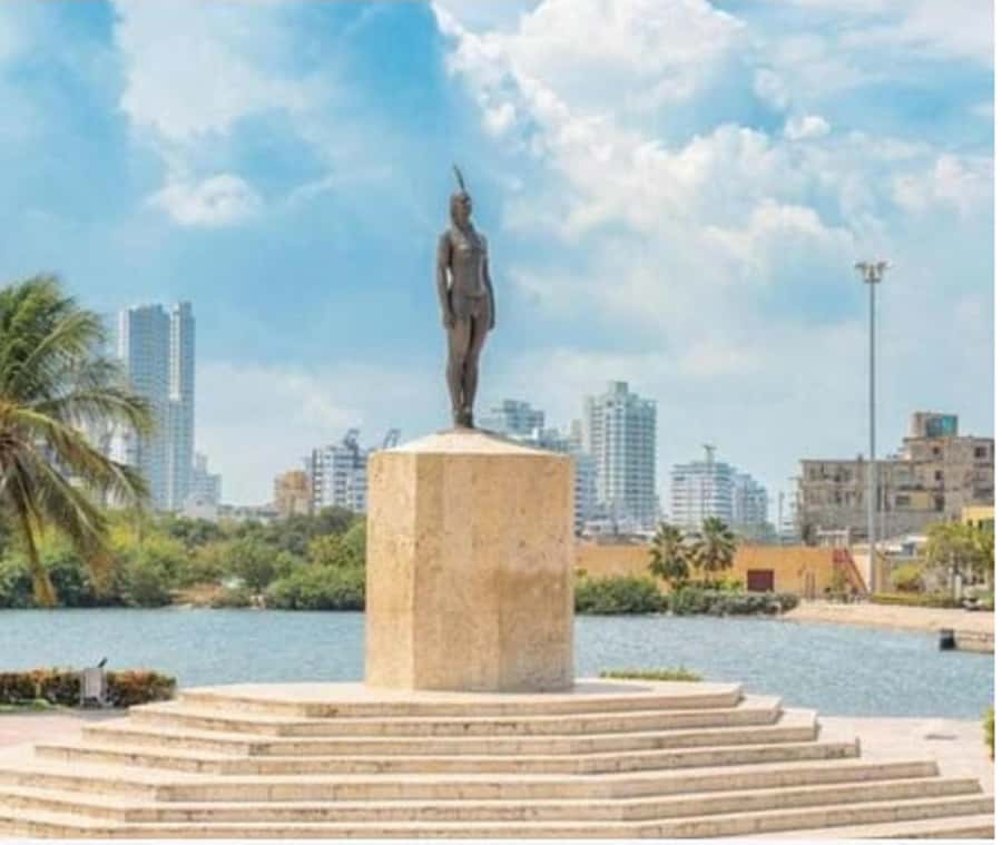 Cartagena: BILINGUAL CITY TOUR San Felipe Castle & Old city - Pickup timing and where to meet, Clock Tower versus hotel zones