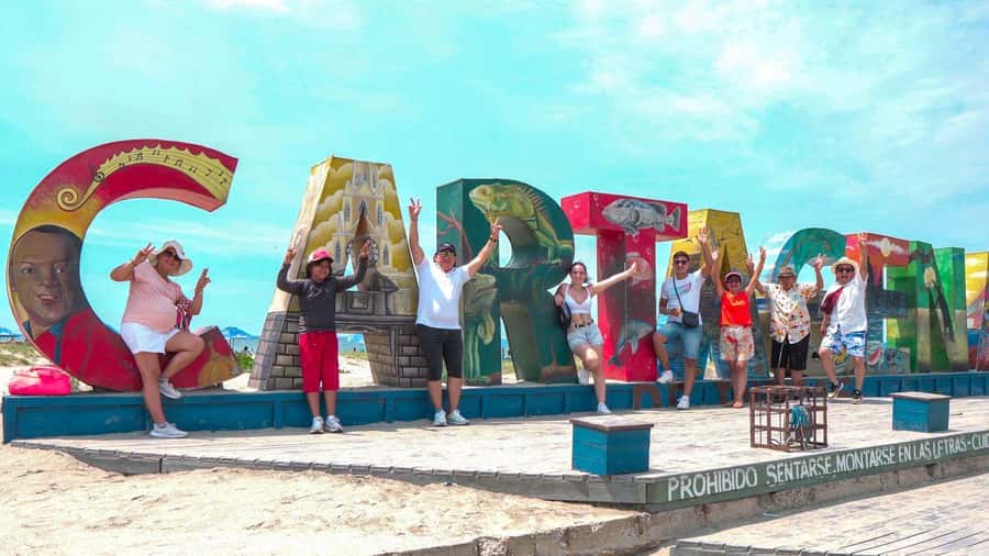 Cartagena: BILINGUAL CITY TOUR San Felipe Castle & Old city - Price and value: what your $28 actually buys