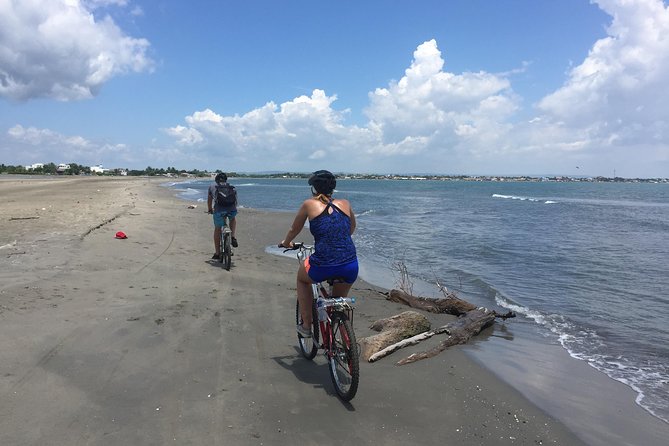 Cartagena-Boquilla Bike Ride Adventure - How the pace works: moderate fitness, real distance, small-group control