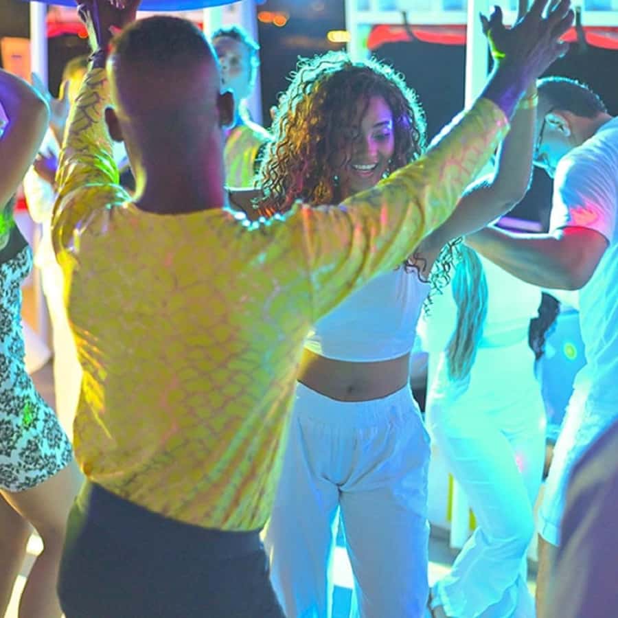 Cartagena: Buffet & party night,cocktails sailing in the bay - Key highlights to know before you go