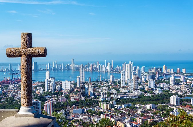 Cartagena City Tour - Old Shoes and Letras de Cartagena: quick stops for big photo payoff