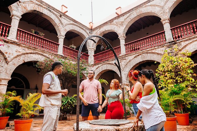 Cartagena: City Tour Castillo San Felipe & Convento de La Popa - Time, heat, and the walking reality