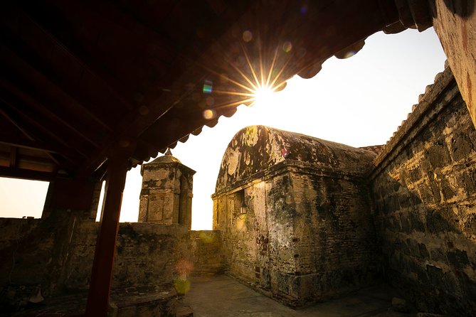Cartagena City Tour & Convento de la Popa (AM) - Las Bóvedas: From Old Soldier Dungeons to Craft Shopping