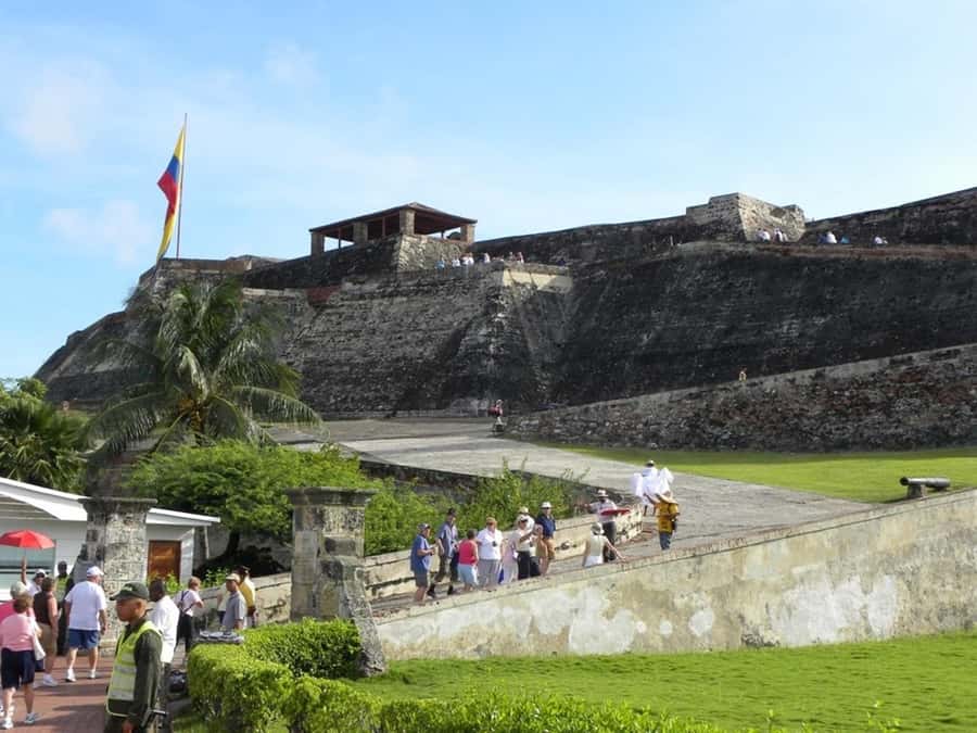 Cartagena: CITY TOUR OVERVIEW of the city Boots castle chiva - Key highlights at a glance