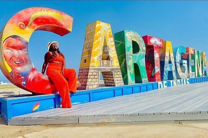 Cartagena City Tour with Admission to Castillo San Felipe - Letras de Cartagena: getting your sign shot with the sea and walls lined up