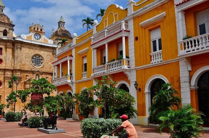 Cartagena City Tour with Admission to Castillo San Felipe - Price, timing, and who this tour fits (and who should think twice)