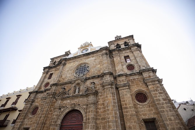 Cartagena City Tour with Popa Hill (PM) - The Handicraft Mall Stop: Old Soldier Residence Meets Souvenir Reality