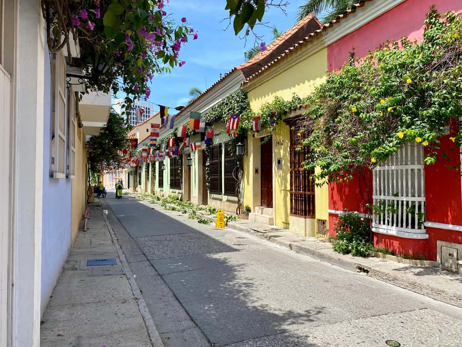 Cartagena City Tour with San Felipe Castle & Old Town Walk - From the Bay Defenses to San Felipe Castle’s Walls and Tunnels