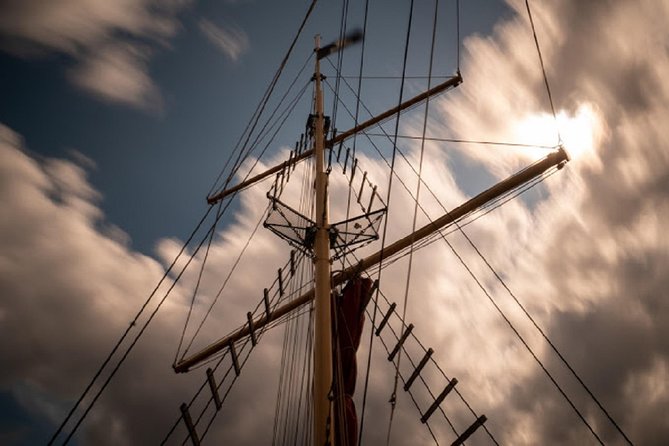 Cartagena, CO: Sunset Skyline Bay Tour on a Pirate Boat + Drinks - Key things to know before you board