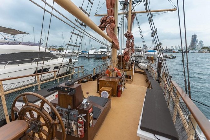Cartagena, CO: Sunset Skyline Bay Tour on a Pirate Boat + Drinks - Finding La Fantastica at Av. Blas de Lezo (and why it matters)