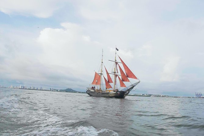 Cartagena, CO: Sunset Skyline Bay Tour on a Pirate Boat + Drinks - The drinks are the main perk, and they keep coming