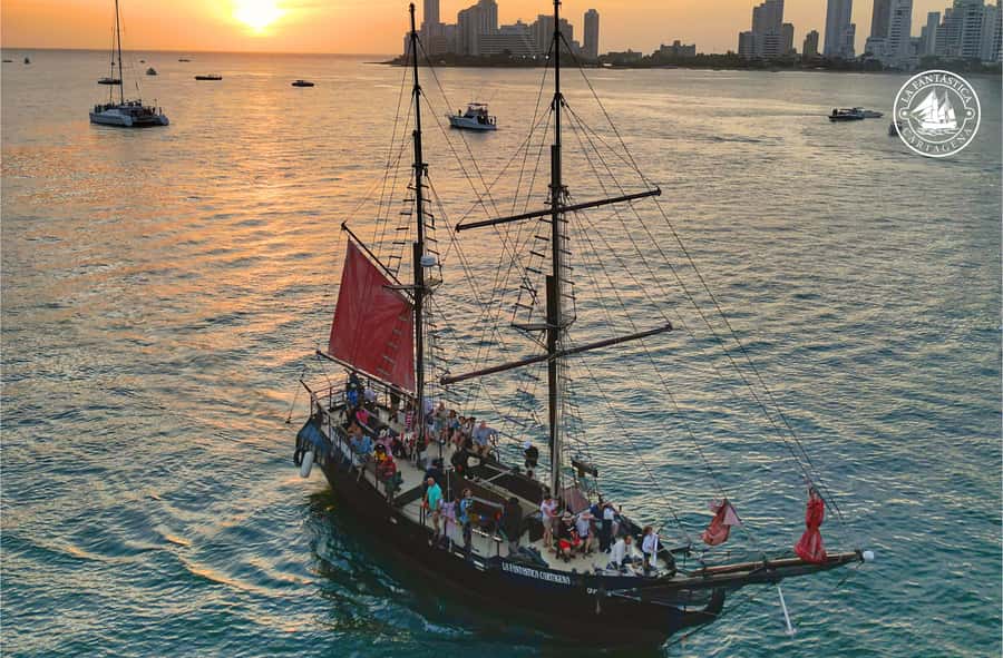 Cartagena, CO: Sunset Skyline Pirate Boat Tour with Drinks - Captain stories: pirates and slavery, told from the bay