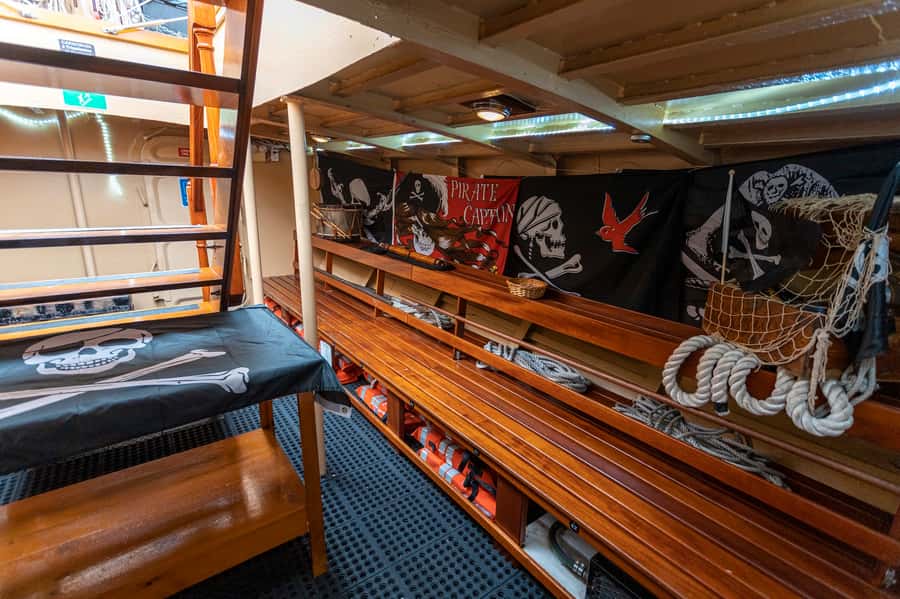 Cartagena, CO: Sunset Skyline Pirate Boat Tour with Drinks - Unlimited pirate drinks that actually stay flowing