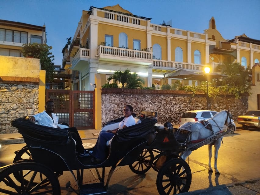 Cartagena: COLLONIAL HORSE DRAWN CARRIAGE by THE OLD CITY - Cartagena Cathedral area: the classic landmark stop that ties the story together
