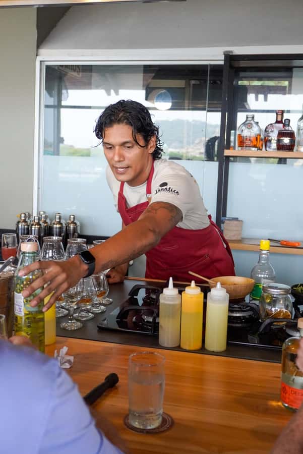 Cartagena: Colombian Cocktail Masterclass - Finding the studio: Caffé Lunático and the mural shortcut