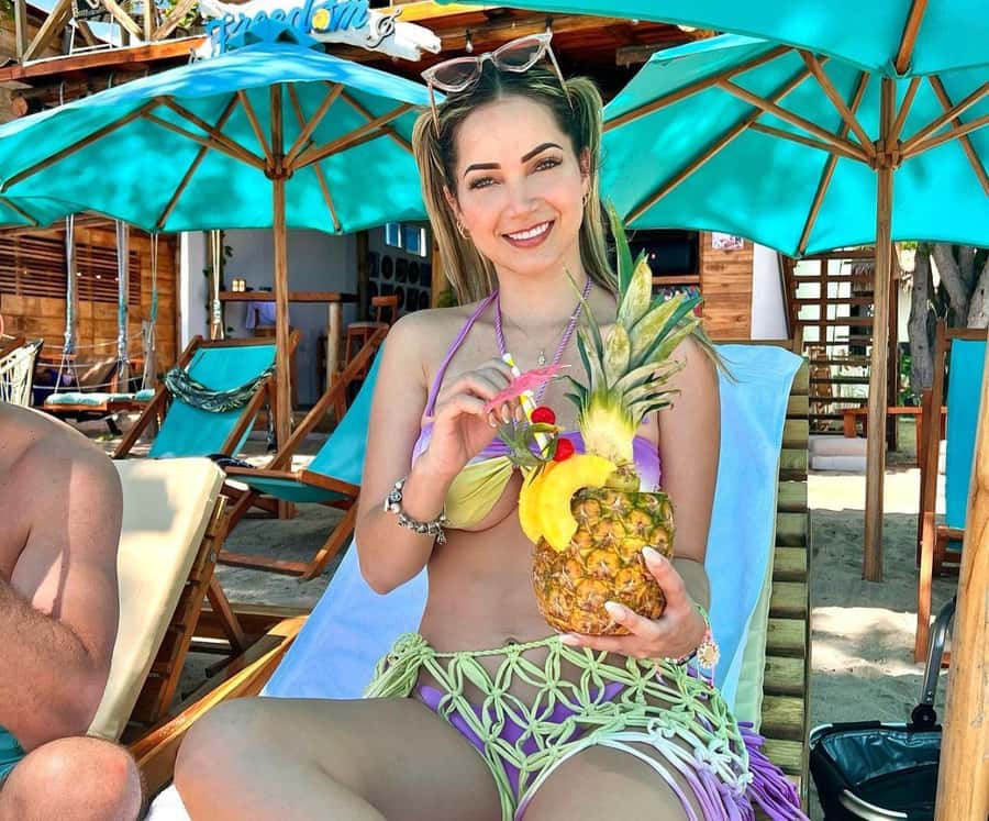 Cartagena: Cristal Beach Day Trip with Cocktail and Lunch - Freedom Beach Club on Cristal Beach: Cocktail, 10,000 Peso Bar Credit, and Lounger Comfort