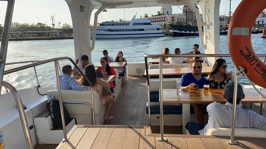 Cartagena: Cruise by the Bay with Dinner and Wine - A Bay-Glow View You Do Not Get From the Sidewalk