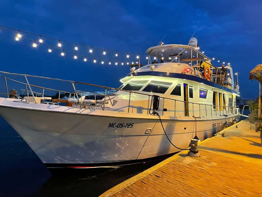 Cartagena: Cruise by the Bay with Dinner and Wine - Timing and the Real-World Itinerary: What Happens After Boarding