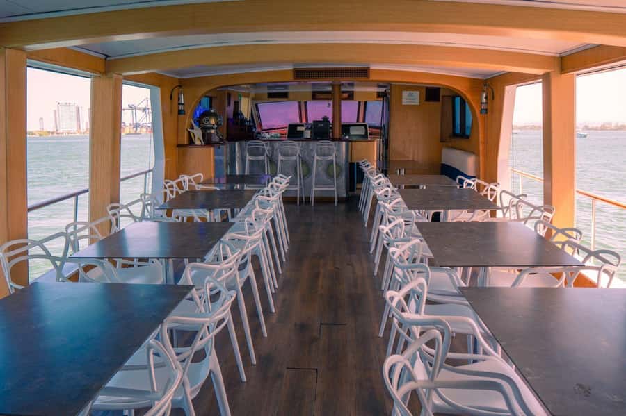 Cartagena: Cruise by the Bay with Dinner and Wine - Music, Onboard Comfort, and What You Can Do While You Wait for Dinner