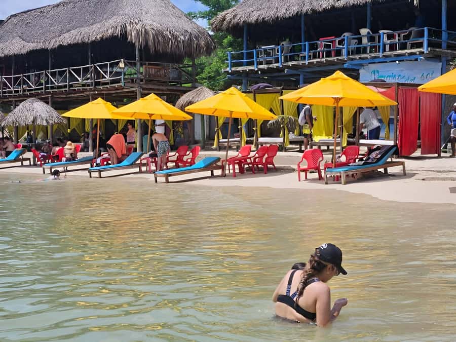 Cartagena: Day Tour to Tierra Bomba Island - Getting scenic views on the way back to Cartagena