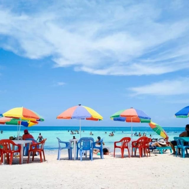 Cartagena: DayTour Mucura, tintipan and Islote by speadboat - Isla Múcura: the main island break with chairs, lunch, and free time